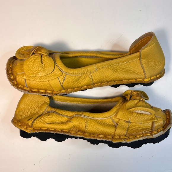 Yellow Leather Bow Flats with Elastic Edges - Picture 4 of 10